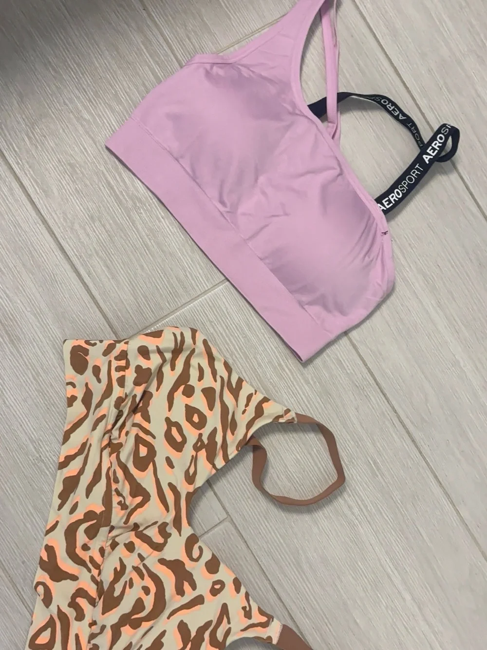 Aerosport Lavender Pink Sports Bra - Picture 1 of 7